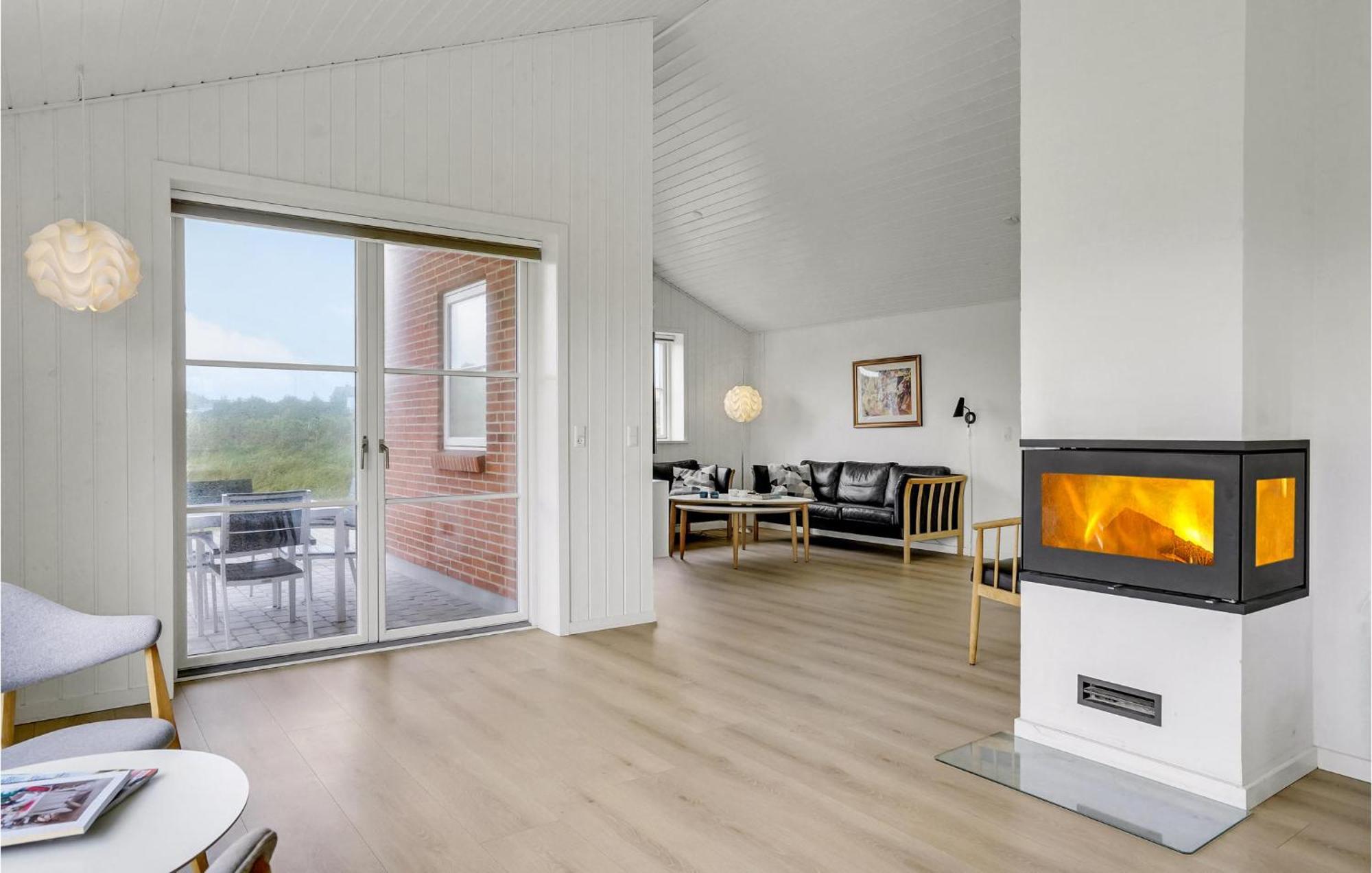 Amazing Home In Blavand With Wifi Luaran gambar