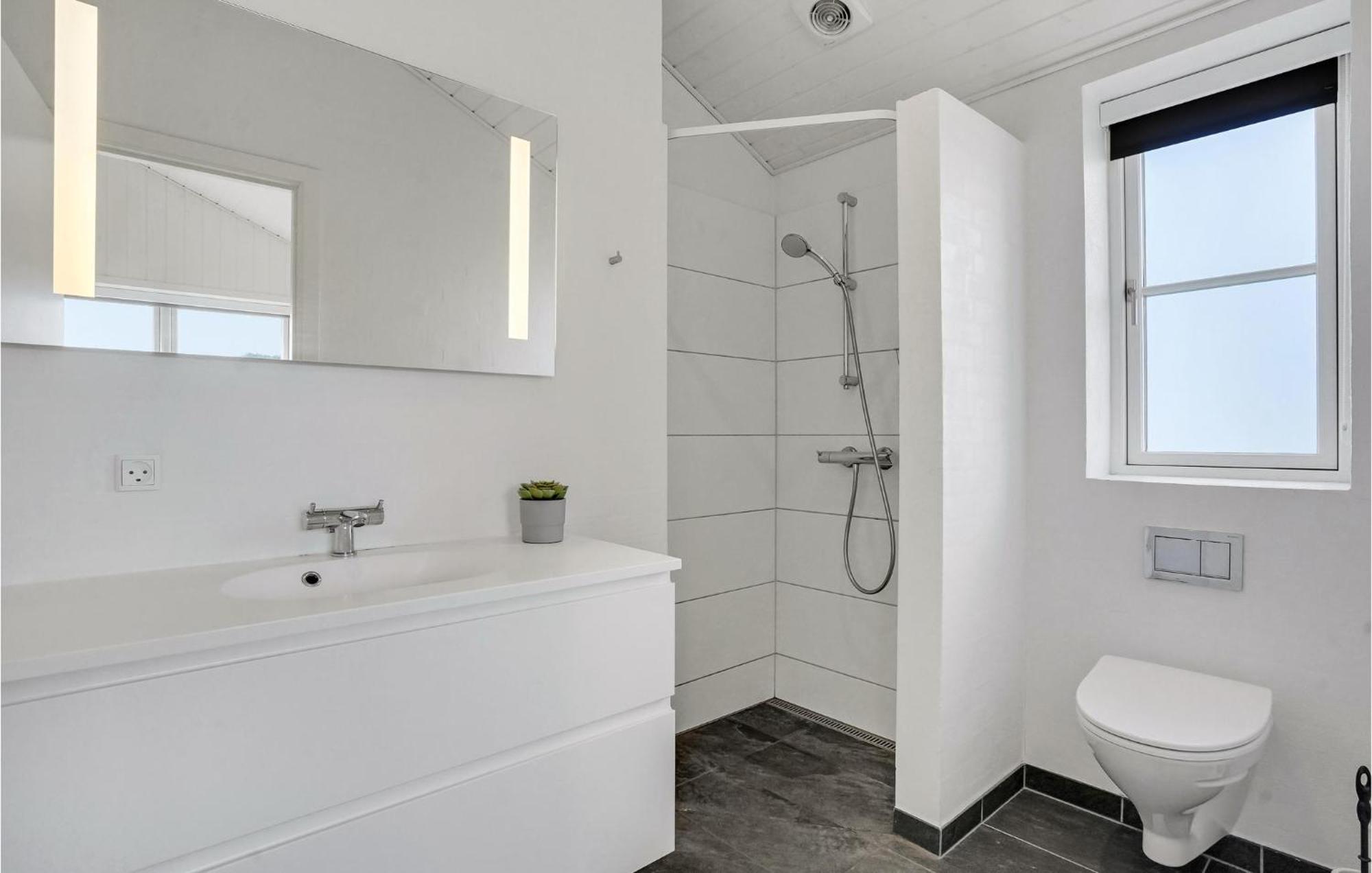 Amazing Home In Blavand With Wifi Luaran gambar