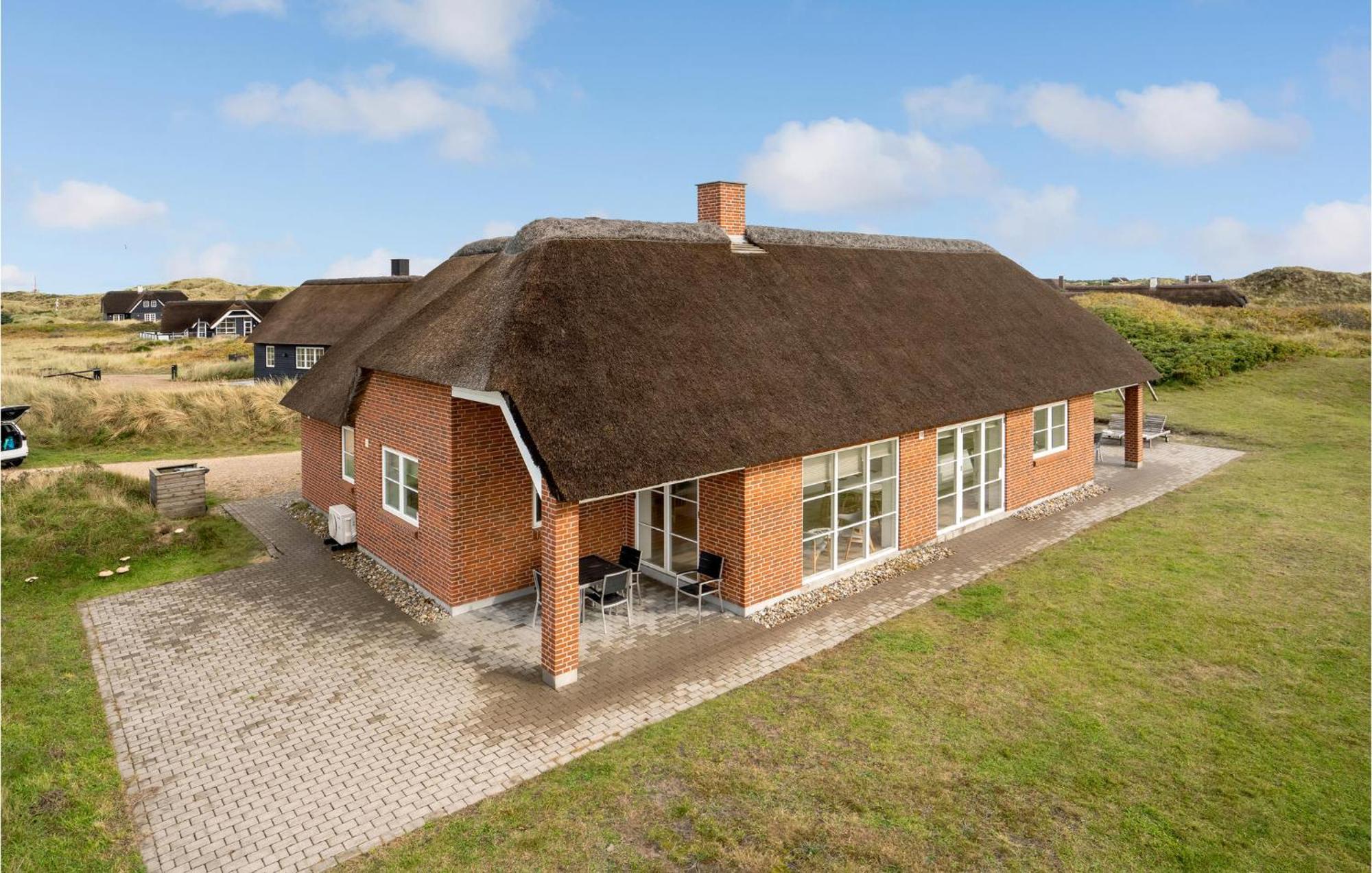Amazing Home In Blavand With Wifi Luaran gambar