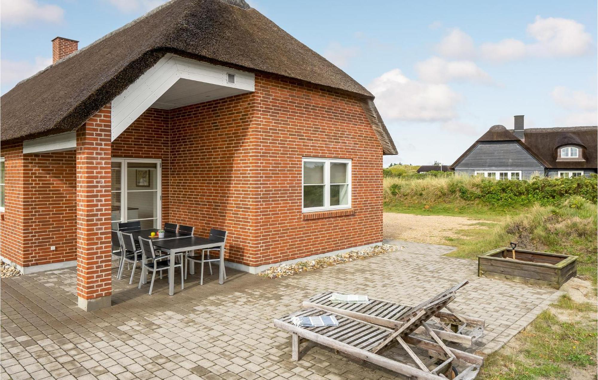 Amazing Home In Blavand With Wifi Luaran gambar