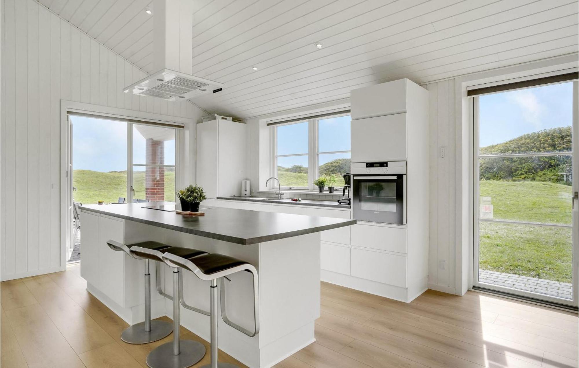 Amazing Home In Blavand With Wifi Luaran gambar